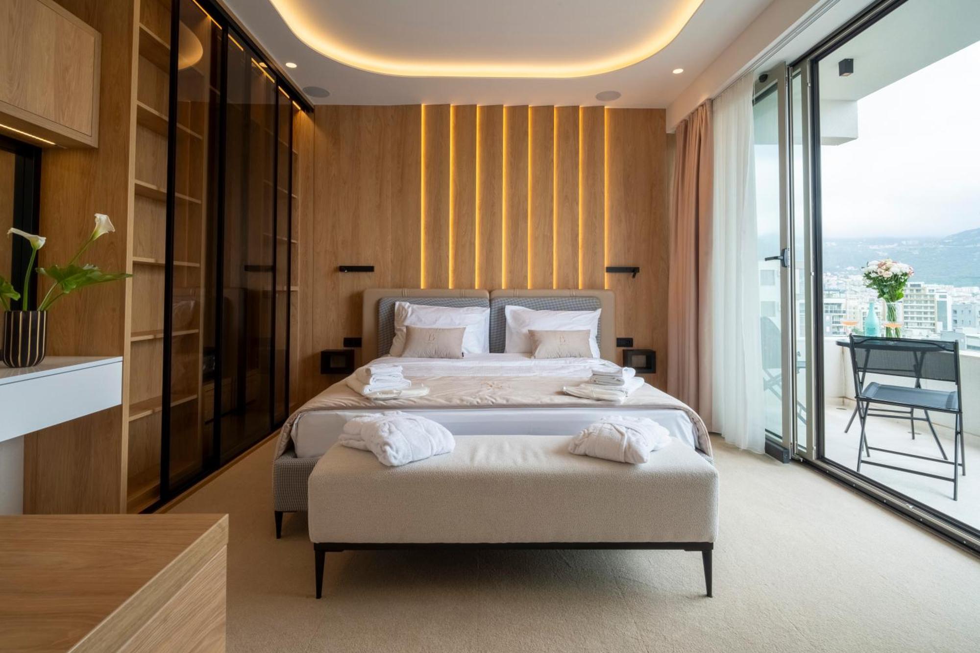 Boutique Lux B-five